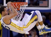 爱游戏官网-唯一性的胜利，恩比德领导力与太阳狂胜的启示