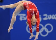 爱游戏在线-跨洋梦幻对决，灰熊力战吉林东北虎，德罗赞稳如定海神针持续高效输出