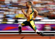 爱游戏入口-逆境怒潮，马克西扛旗，76人强压黄蜂显真章