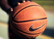 爱游戏娱乐-黑暗矿道中的闪光者，莫兰特只手托起丹佛的逆袭神话