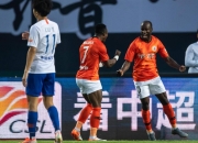 爱游戏tv-鲁能客战力挽狂澜，成功登上中超榜首！