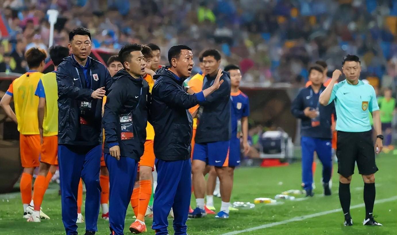 替补球员崭露头角，球队成功逆袭晋级