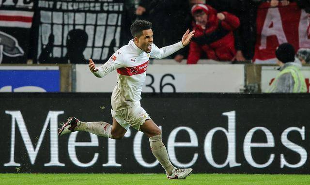 斯图加特主场失利，争议不断发酵