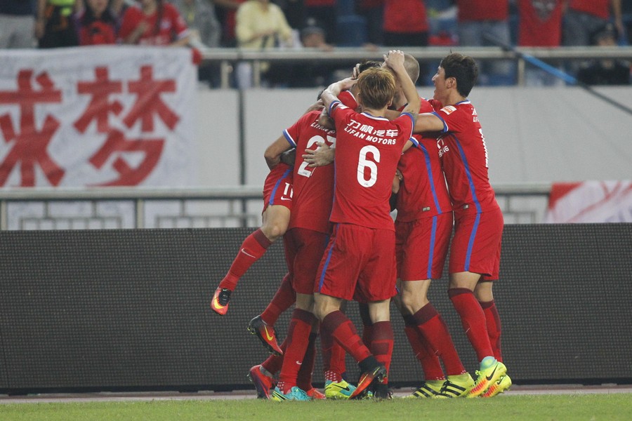 包含重庆大战：斯威对抗力帆，争夺领跑位置的词条