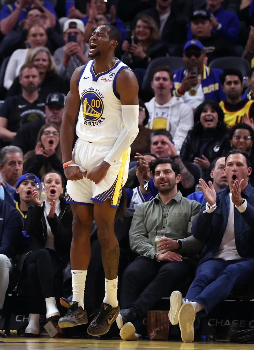 关于罗马尼亚老鹰客场战胜，士气高昂的信息