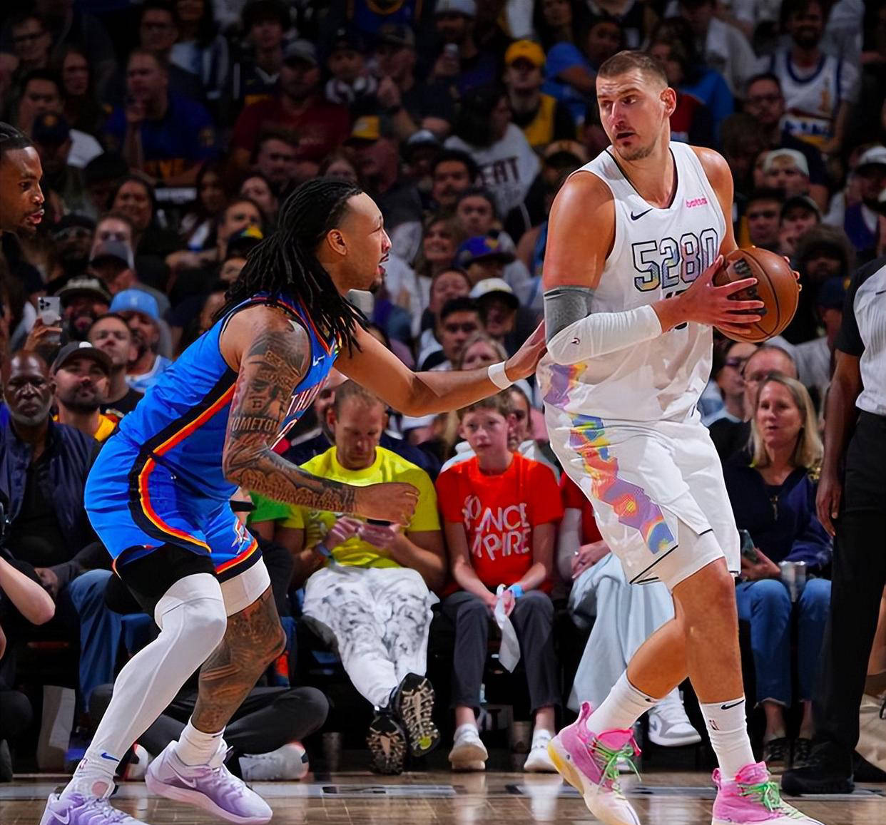 76人关键时刻爆发强势逆转，逆袭掘金夺胜