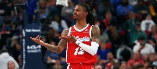 爵士队完胜灰熊队，提前晋级季后赛次轮