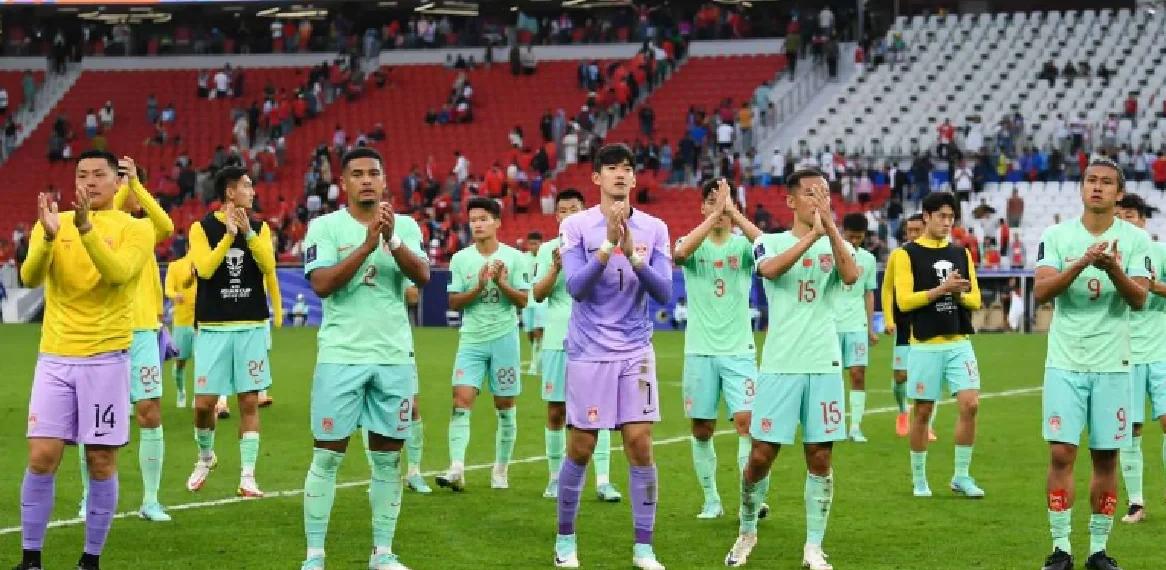 卡塔尔球队士气高涨，誓要晋级淘汰赛