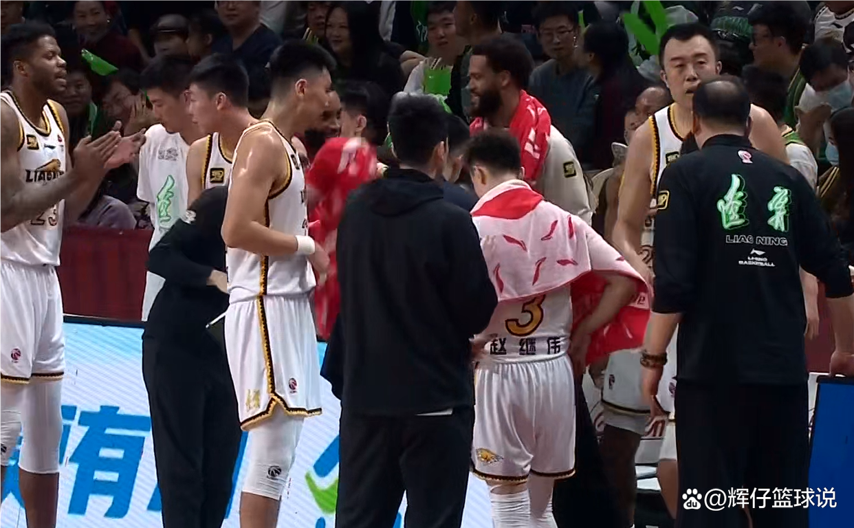 三分球砍下多次得手，助球队取胜