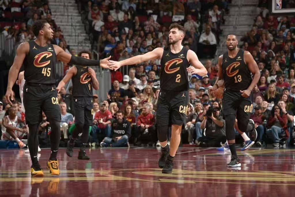 包含骑士队战绩不佳，球队老将面临调整的词条