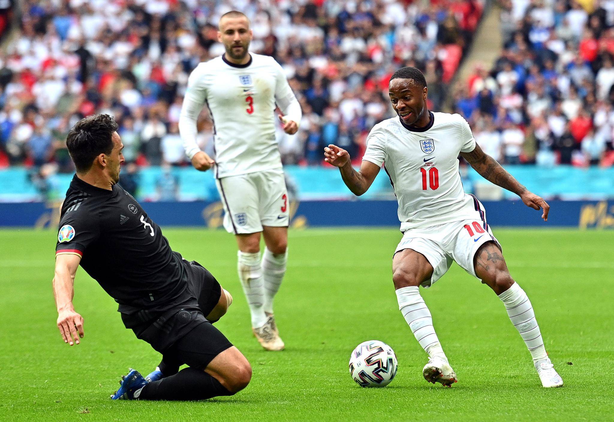 英格兰大胜瑞士，将与意大利争夺决赛资格