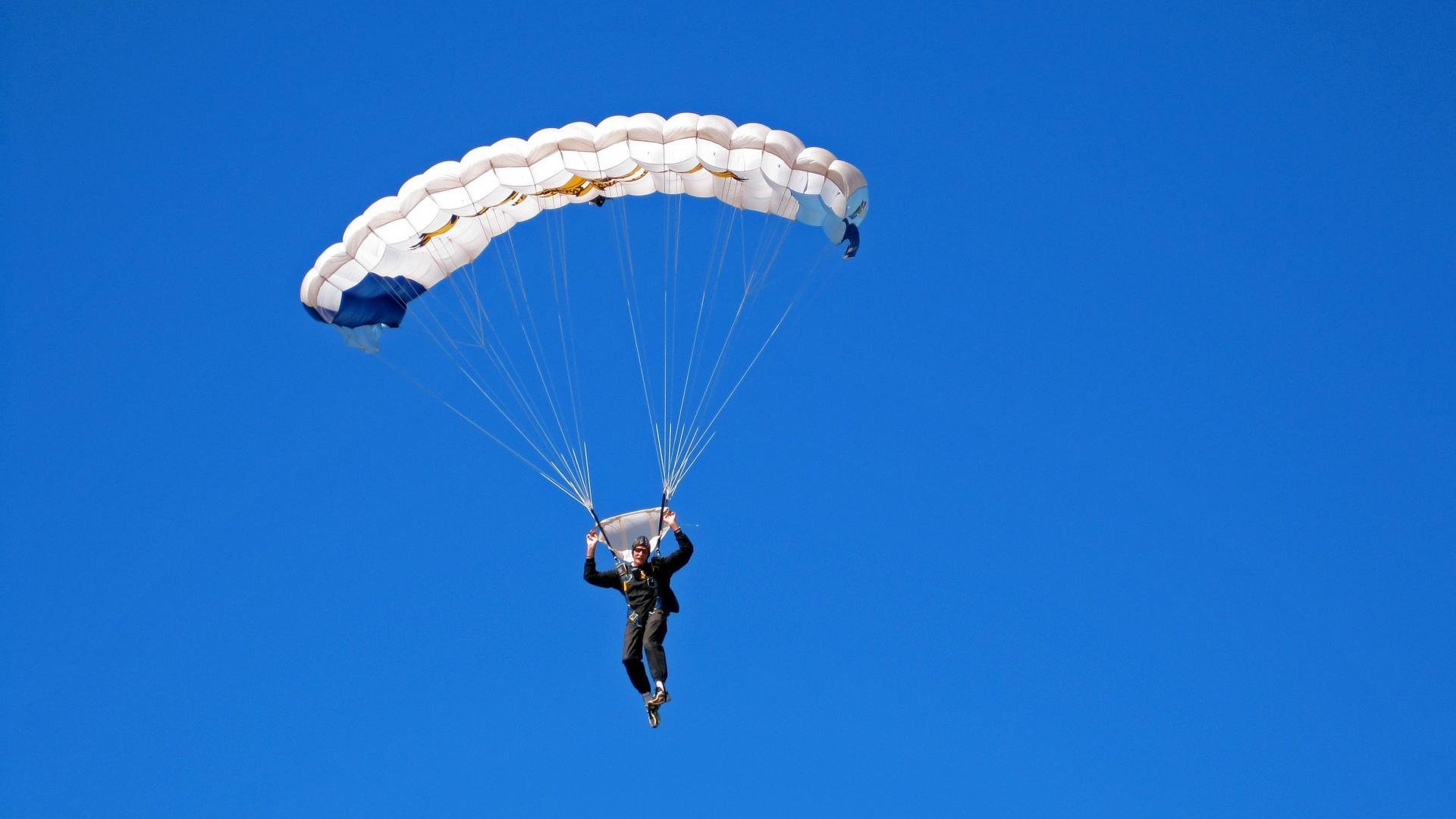 节奏大师布克奏响爵士狂想曲，魔术于无声处听惊雷