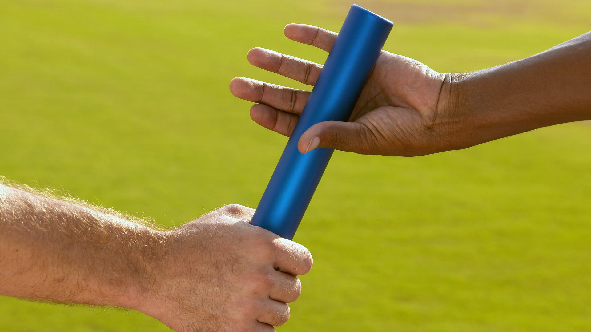 双线奏鸣，绿茵绝杀与球台惊艳，共铸竞技体育的永恒魔力